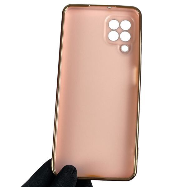 Чехол для Samsung Galaxy A22 4G (SM-A225F) с золотой окантовкой с защитой камеры на самсунг а22 пудровый 0008285 фото
