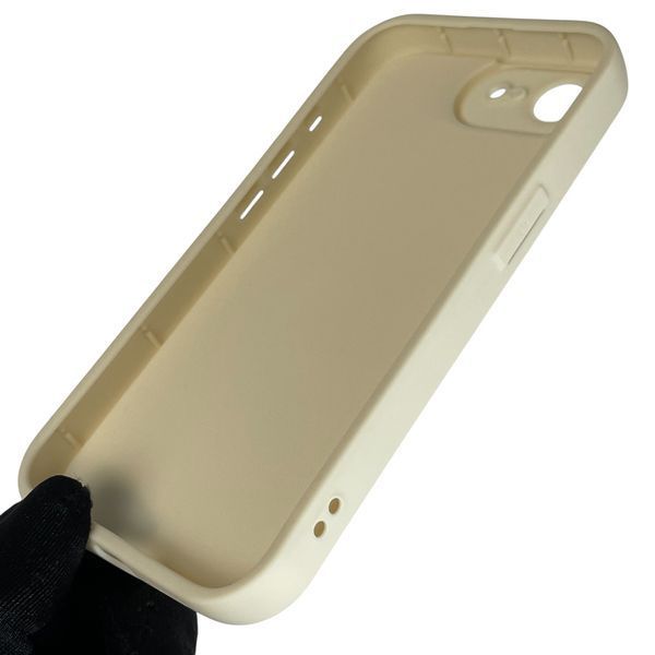 Чехол силиконовый Soft Touch с 3D принтом для Apple iPhone 16e молочный (Полная защита камеры) 0044599 фото