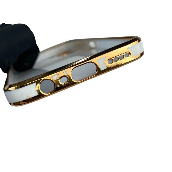 Чехол для Realme C33 с защитой камеры с золотой окантовкой на реалми с33 белый gs1 0019636 фото