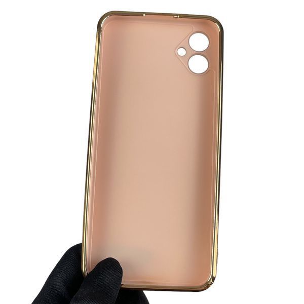 Чохол для Samsung Galaxy A04e SM-A042F глянсовий із золотою окантовкою із захистом камери на самсунг а04е пудровий 0000006 фото