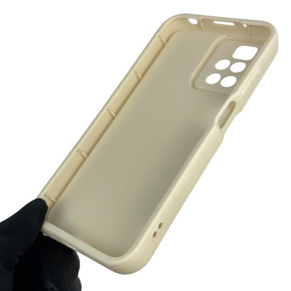 Чехол силиконовый оригинальный Soft Touch с 3D принтом злой котик для Xiaomi Redmi 10 молочный (Полная защита камеры) 0046624 фото