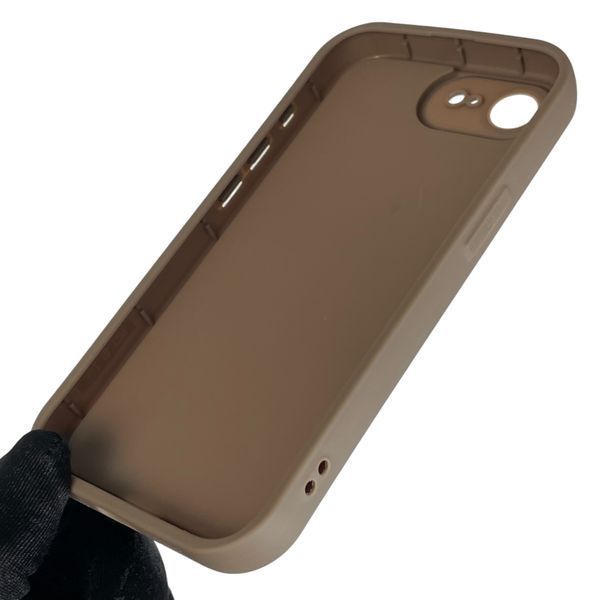 Чехол силиконовый Soft Touch с 3D принтом смешного теда мишки для Apple iPhone 16e коричневый (Полная защита камеры) 0049352 фото