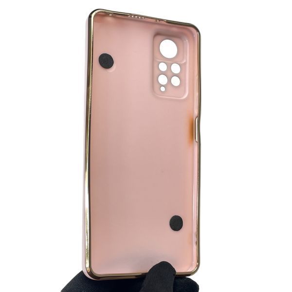 Чехол для телефона Xiaomi Redmi Note 12 Pro 4G женский с ремешком и украшениями и золотой окантовкой на сяоми редми нот 12 про 4г пудровый gs1 0016361 фото