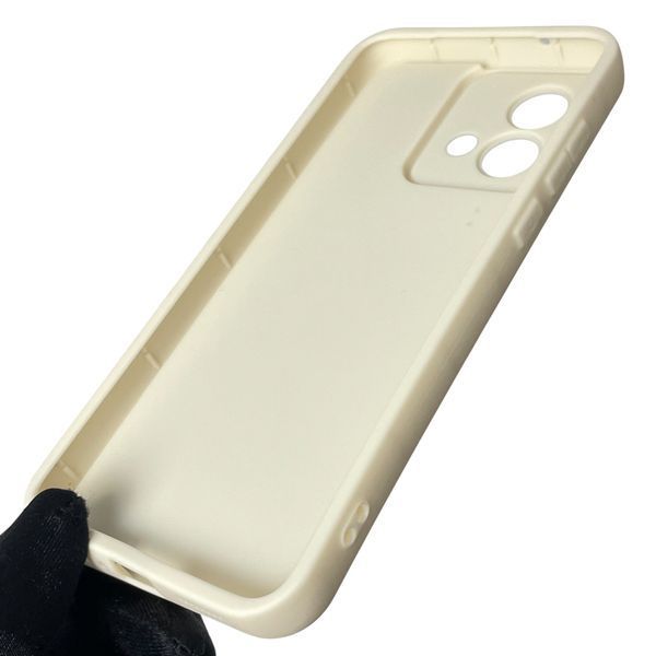 Чехол силиконовый Soft Touch с 3D принтом злой котик для Motorola Moto G84 (PAYM0011RS) молочный (Полная защита камеры) 0046942 фото