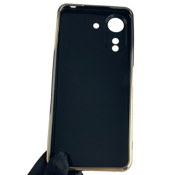 Чехол для Xiaomi Redmi 13C глянцевый с золотой окантовкой с защитой камеры на сяоми редми 13с чёрный 0008391 фото