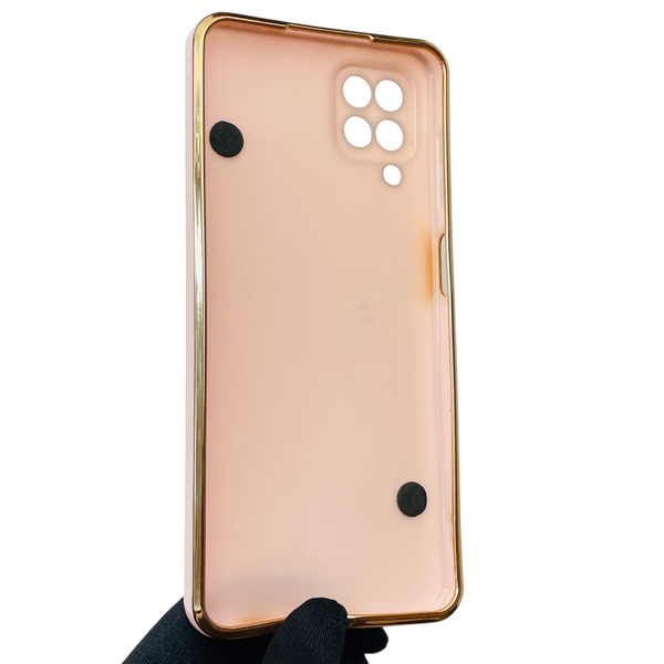 Чехол для телефона Samsung Galaxy A12 (SM-A127F) женский с ремешком и украшениями и золотой окантовкой на самсунг а12 пудровый gs1 0016203 фото