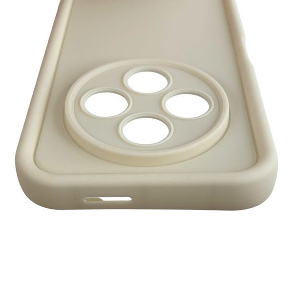Чохол силіконовий Soft Touch для Tecno Spark 30C (KL5n) молочний (Повний захист камери) 0054446 фото