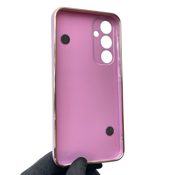 Чехол для телефона Samsung Galaxy A35 5G (SM-A356B) женский с ремешком и украшениями и золотой окантовкой на самсунг а35 5г черничный gs1 0016231 фото