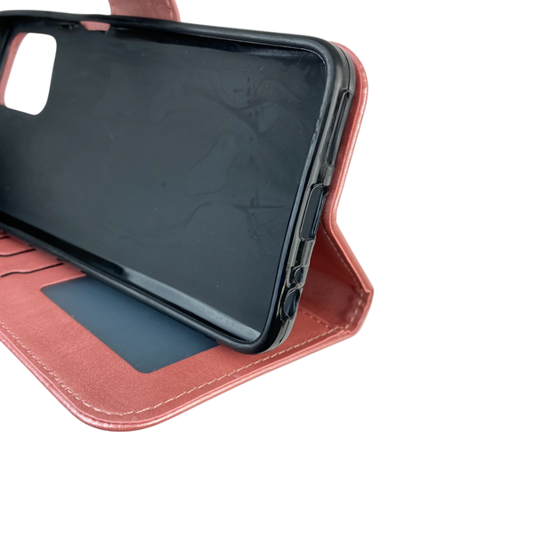Чехол-книжка для телефона Motorola Moto G32 (PAUU0013RS) кожанная с магнитной застежкой на моторола г32 розовая 0025236 фото